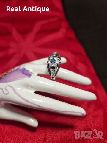 Изящен антикварен сребърен пръстен с сапфир- 3.90 грама- проба 925, снимка 2 - Антикварни и старинни предмети - 40800989