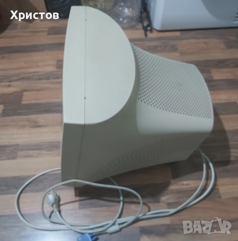 Монитор Samsung 17" с кинескоп, снимка 3 - Монитори - 52492515