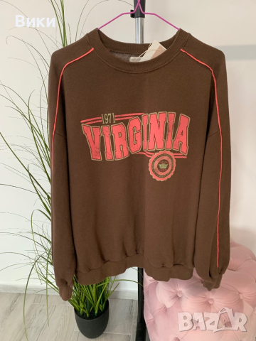 Дамски суичър в размер М нов с етикет