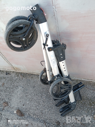 ролатор ДВОЙНО СГЪВАЕМ, проходилка алуминиева, олекотена конструкция, снимка 17 - Ролатори - 44717070