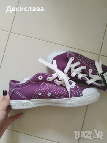 Дамски кецове от плат на марката Lotto, снимка 2 - Кецове - 42031189