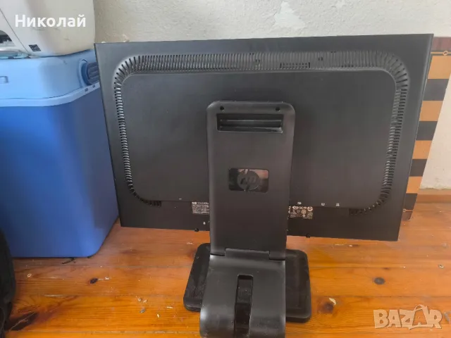 Монитор HP Compaq LA2405wg, снимка 2 - Монитори - 48583766