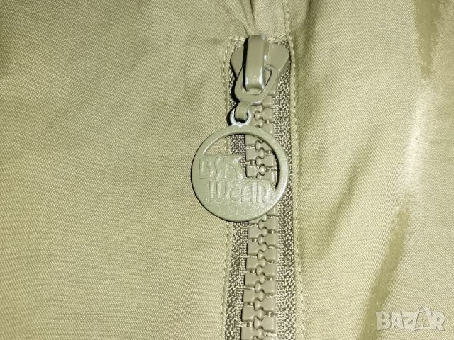 Дамско яке BERSHKA, size M, със златна щампа на гърба, много запазено, снимка 7 - Якета - 35250939