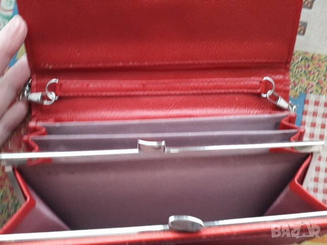 Дамско портмоне чантичка с къса синджирена дръжка, снимка 2 - Портфейли, портмонета - 33931495