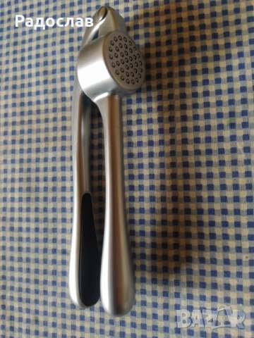 DUKA преса за чесън , снимка 6 - Прибори за хранене, готвене и сервиране - 53202759