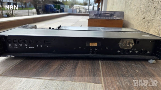 Старо немско радио с вграден стерео усилвател., снимка 2 - Радиокасетофони, транзистори - 54181517