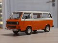 Volkswagen T3 Caravelle Bus 1981 - мащаб 1:43 на IXO моделът е нов в PVC дисплей-кейс VW Transporter, снимка 10