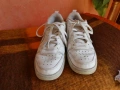 продавам дамски маратонки nike,номер 36,5 в бяло, снимка 2