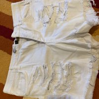 Бели дънкови къси гащи, снимка 2 - Къси панталони и бермуди - 29650121
