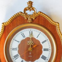 Ретро руски съветски СССР кварцов стенен часовник ЯНТАРЬ , снимка 2 - Антикварни и старинни предмети - 42597227