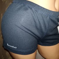 Odlo M-Дамски шорти , снимка 1 - Къси панталони и бермуди - 42208103