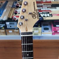 Електрическа китара цвят син металик, снимка 3 - Китари - 40496098