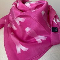 Малък копринен шал в цикламено розово, снимка 3 - Шалове - 39871543