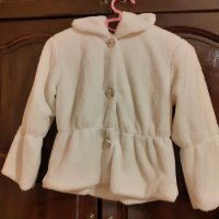 Бяло пухено палтенце за малка кукла, снимка 1 - Детски якета и елеци - 42732644