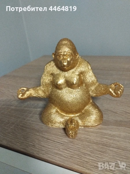 gold gorilla figure , снимка 1