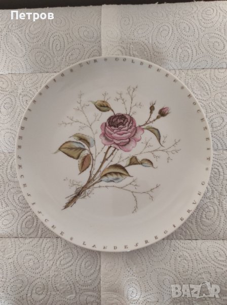 Номер 25 Прекрасна порцеланова чиния с роза – елегантен акцент за вашия дом!, снимка 1
