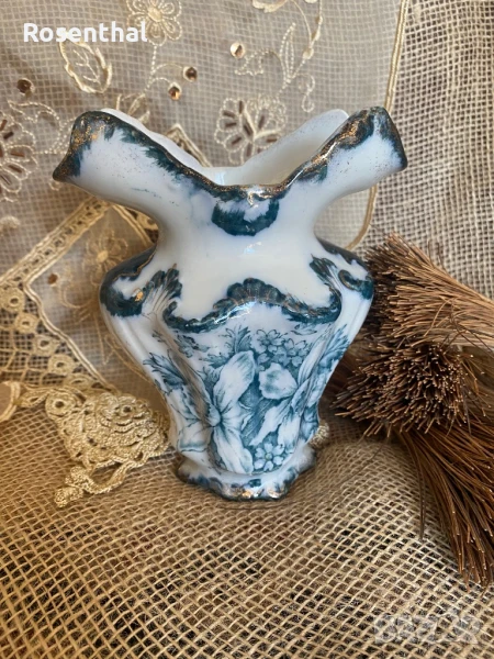 Малка викторианска ваза , снимка 1