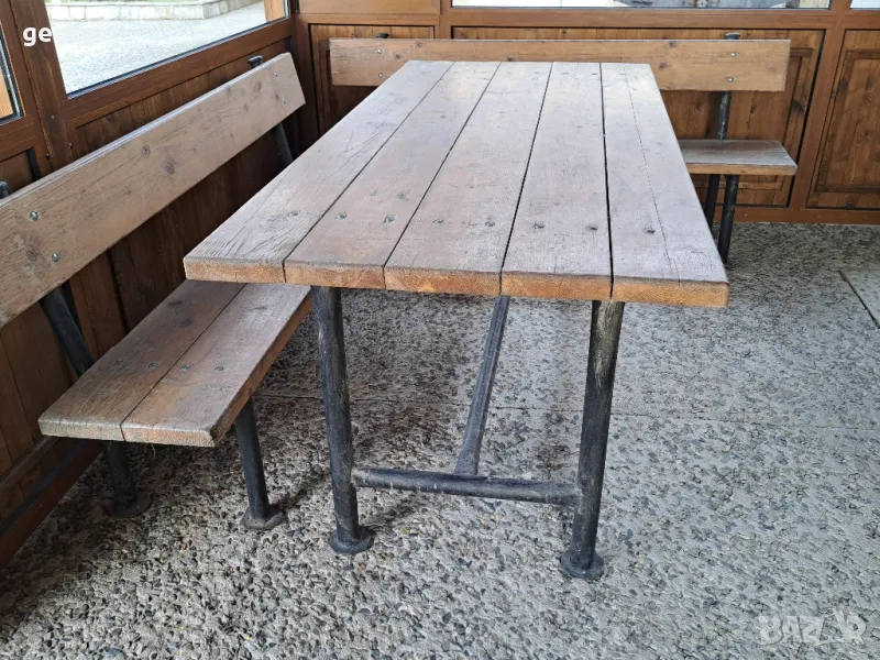 масивна маса с две скамейки, снимка 1