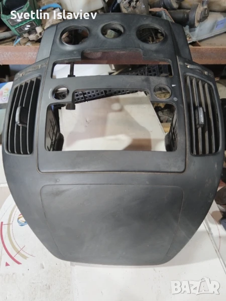 Конзола на таблото за Хюндай и30 , снимка 1