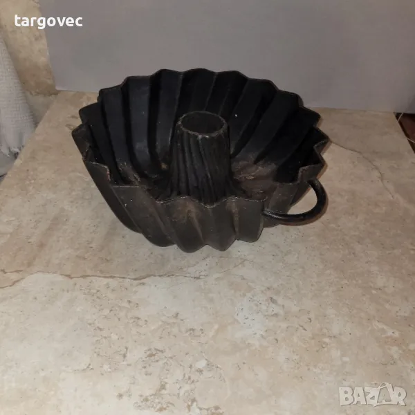 голяма масивна чугунена форма за пай Кейк или хляб, снимка 1