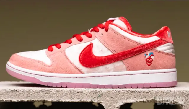 Nike SB Dunk Low x StrangeLove номер 42 ,5-43  маратонки / кецове 