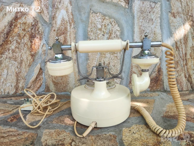 Стар Ретро телефон, снимка 5 - Антикварни и старинни предмети - 50804153