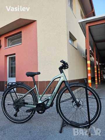 Електрически градски велосипед Trek FX+ 7 Midstep / като нов / 500 км