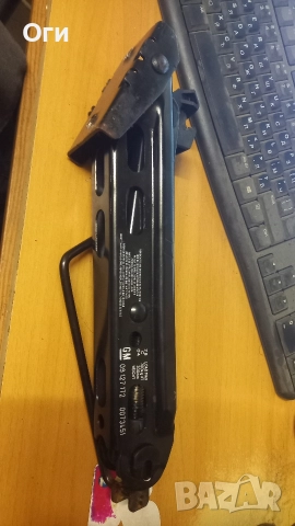 Оригинален крик за Опел Мерива 09 127 172