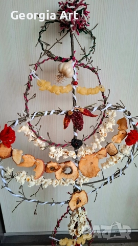 Сурвачка от дрян, украсена с естествени материали, М2