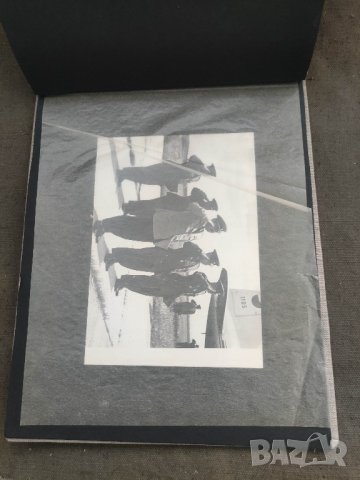 Продавам албум Добри Джуров VA A. Zapotockeho 1962 г., снимка 3 - Други ценни предмети - 42186410