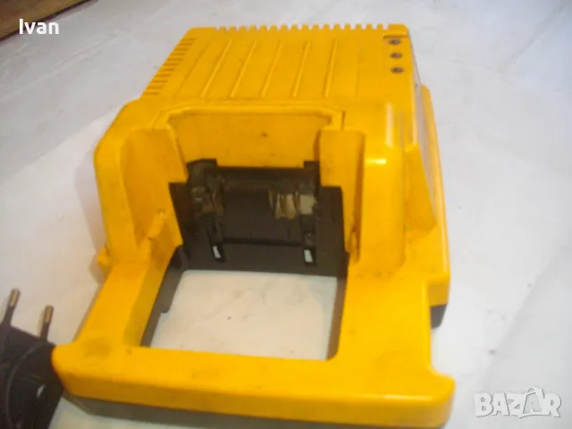 36V DeWALT DE9000 Type 1 ОРИГИНАЛНО НЕМСКО ЗАРЯДНО ДеВалт ЗА БАТЕРИИ 28-36 ВОЛТА ОТЛИЧНО, снимка 14 - Други инструменти - 49048147
