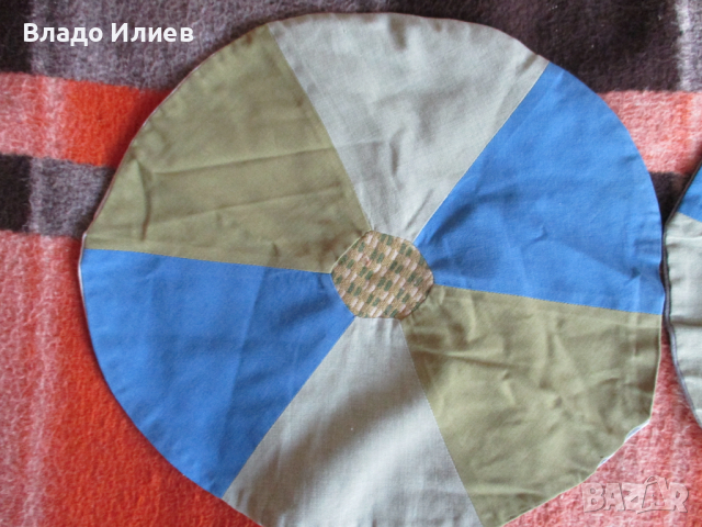 Възглавници кръгли многоцветни/ушити от майстор -шивач/  и квадратни/зелени и червени/ за стол, снимка 8 - Възглавници - 33814572