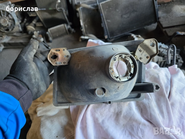 Десен фар за Форд транзит , снимка 2 - Части - 52619483