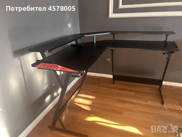 Ъглово геймърско бюро
