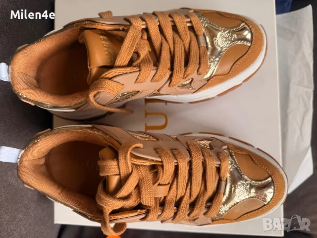 Оригинални маратонки Guess(естествена кожа), снимка 2 - Маратонки - 56448221