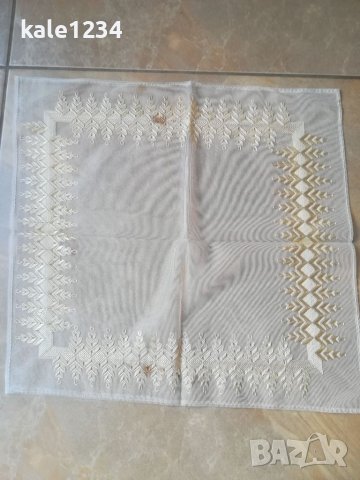 Бродирани карета. Тюл с коприна. Бродерия. Ръчна изработка. Каре. Различни модели. , снимка 11 - Антикварни и старинни предмети - 38001447