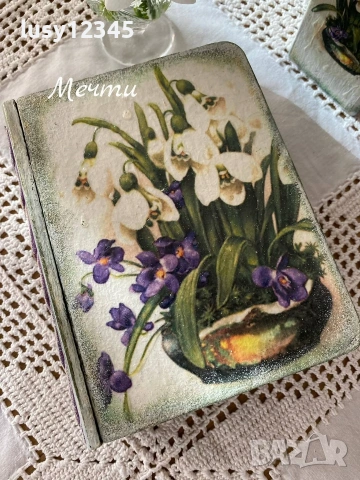 Кутия книга и свещник-Букет от кокичета и теменужки!, снимка 5 - Декорация за дома - 43968088