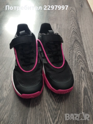 Детски маратонки Адидас 33 номер, снимка 7 - Детски маратонки - 54098826