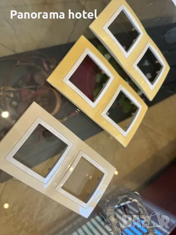 Двойна рамка за контакти и ключове Schneider 