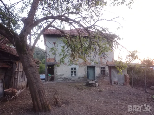 Къща с двор с. Микре