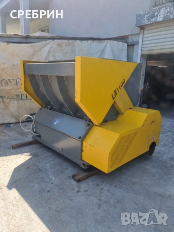 По заявка НЕМСКА ХИДРАВЛИЧНА ДРОБИЛКА с два мотора по 22 кв всеки с капацитет на дробни 8 кубика на , снимка 2 - Други машини и части - 51612775