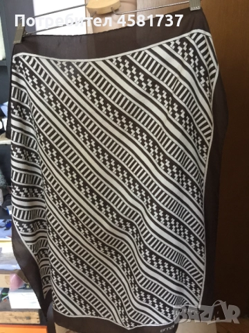 Дамски шал Emanuel Ungaro , снимка 2 - Шалове - 52053233