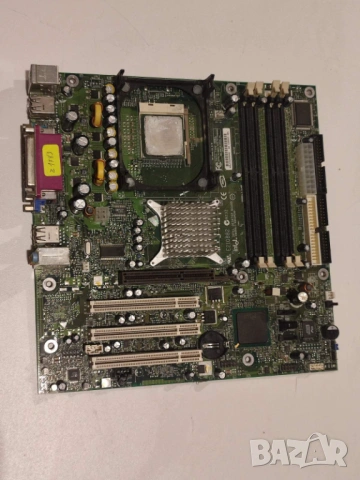 Части платка с процесор от стар компютър