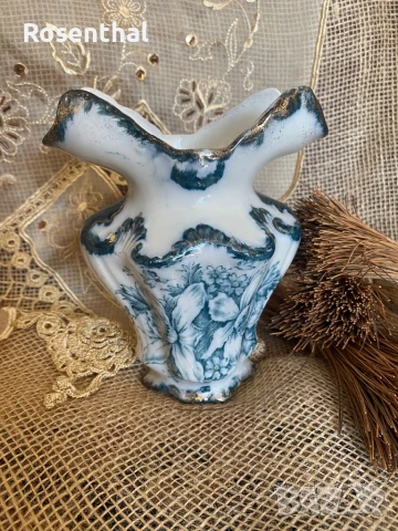 Малка викторианска ваза 