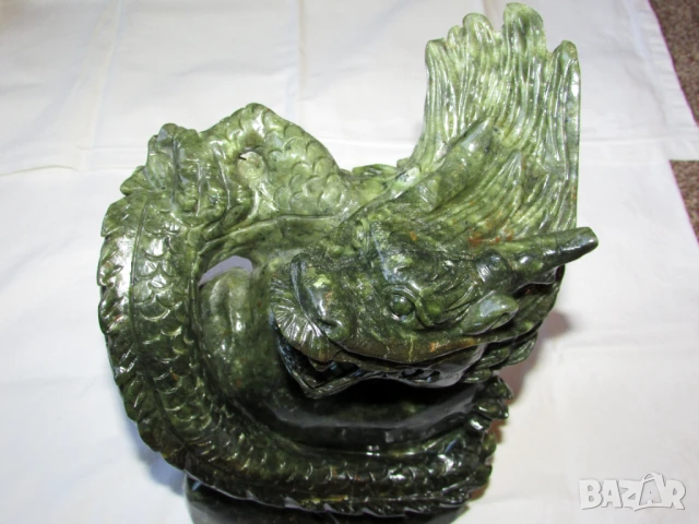 Китайски дракон от китайски нефрит. Тегло 9кг. 28х14х19см., снимка 3 - Други ценни предмети - 47750425