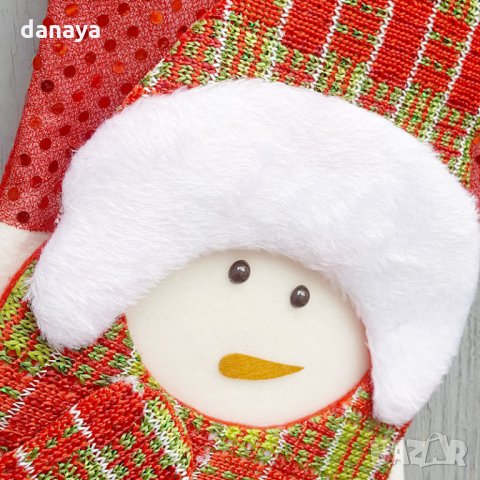 1835 Коледен чорап за подаръци и украса в бяло и червено и декорация Снежко, снимка 3 - Декорация за дома - 30786808