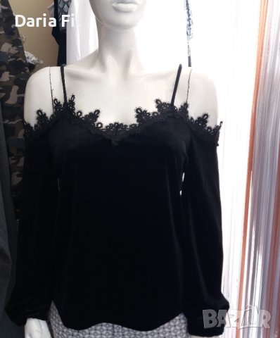 Блуза от черно кадифе с отворени рамене и дантела , снимка 2 - Блузи с дълъг ръкав и пуловери - 38117832