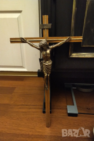 Масивно разпятие бронз и дърво 50 см, снимка 3 - Антикварни и старинни предмети - 44659093