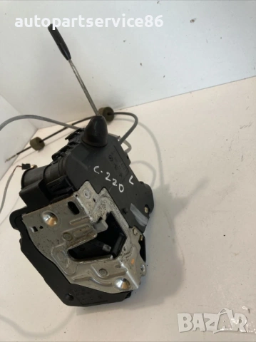 Брава за лява страна за Mercedes C220 CDI Cl203 (2007), снимка 2 - Части - 53984115