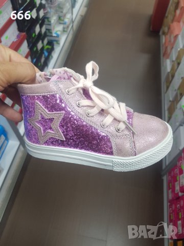 Обувки, снимка 2 - Детски боти и ботуши - 42393850